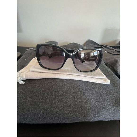 New, Authentic Burberry Sunglasses - Picture 9 of 10